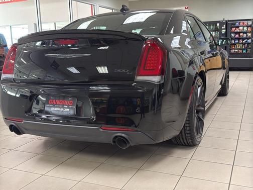 2023 Chrysler 300 300C