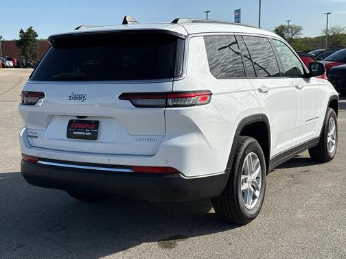 Bright White Clearcoat 2026 Jeep Grand Cherokee L Laredo