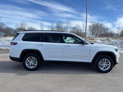 2026 Jeep Grand Cherokee L Laredo