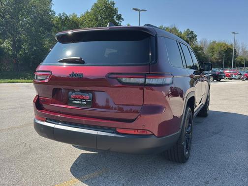2025 Jeep Grand Cherokee L Laredo