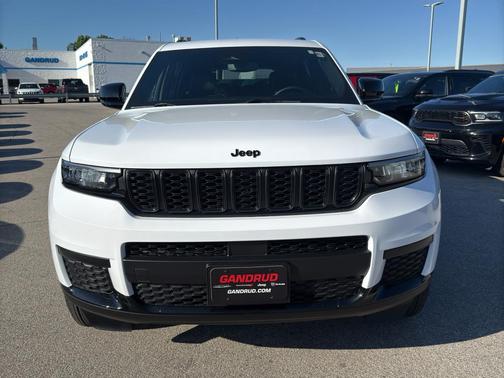 Bright White Clearcoat 2024 Jeep Grand Cherokee L Laredo
