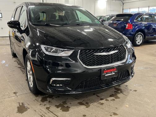 2024 Chrysler Pacifica Touring-L