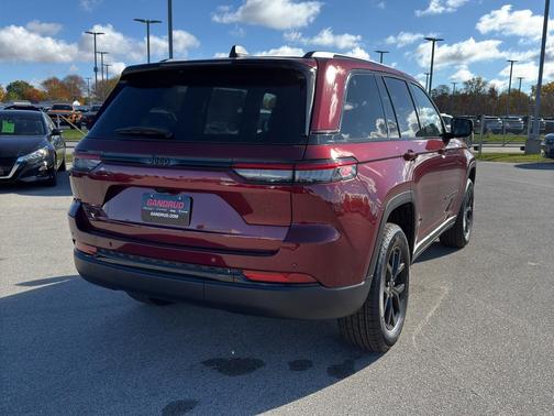 2025 Jeep Grand Cherokee Laredo