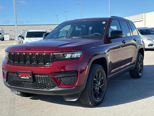 2025 Jeep Grand Cherokee Laredo