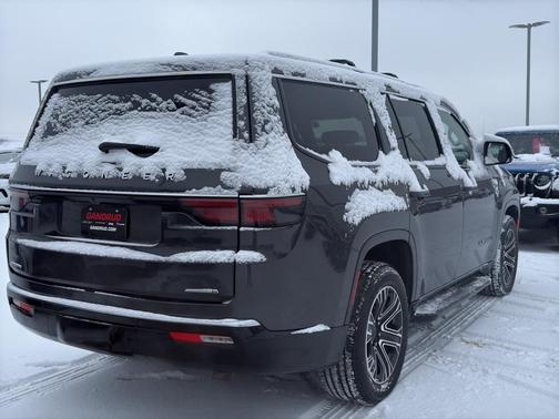 2022 Jeep Wagoneer Series III