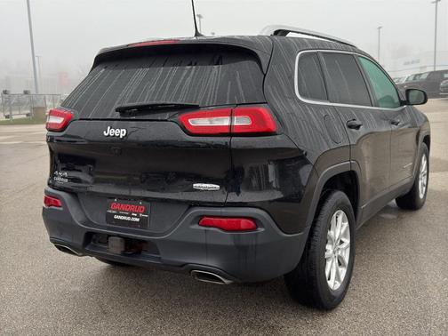 Brilliant Black Crystal Pearlcoat 2016 Jeep Cherokee Latitude