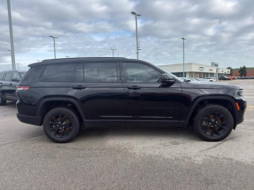 Diamond Black 2025 Jeep Grand Cherokee L Laredo