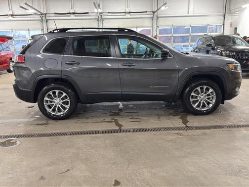 2022 Jeep Cherokee Latitude Lux