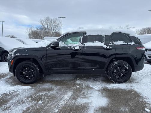 2026 Jeep Grand Cherokee Laredo