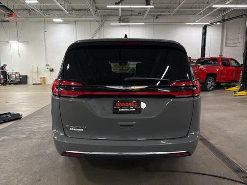 Ceramic Gray Clearcoat 2025 Chrysler Pacifica Select