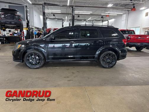 Pitch Black Clearcoat 2018 Dodge Journey GT