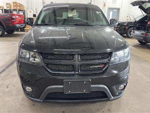 Pitch Black Clearcoat 2018 Dodge Journey GT