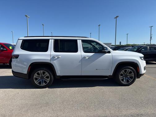Bright White Clearcoat 2024 Jeep Wagoneer Series II