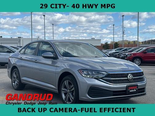 Pyrite Silver Metallic 2022 Volkswagen Jetta 1.5T SE