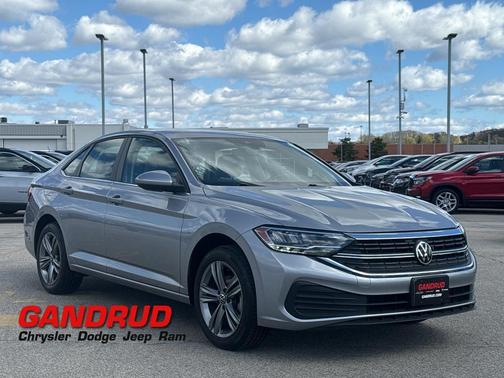 Pyrite Silver Metallic 2022 Volkswagen Jetta 1.5T SE
