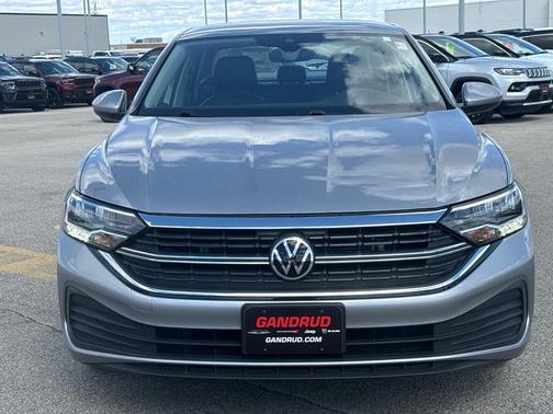 Pyrite Silver Metallic 2022 Volkswagen Jetta 1.5T SE