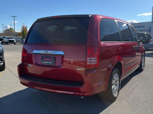 2008 Chrysler Town & Country LX