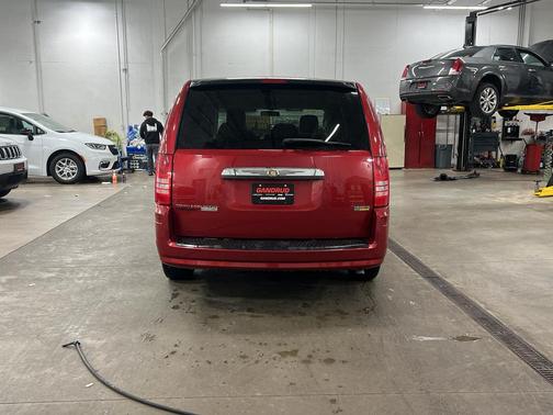 2008 Chrysler Town & Country LX