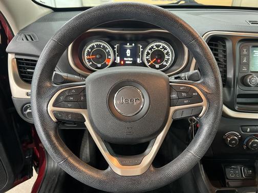 2015 Jeep Cherokee Sport