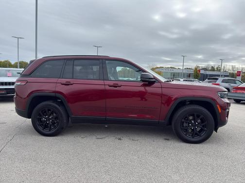 2024 Jeep Grand Cherokee Laredo