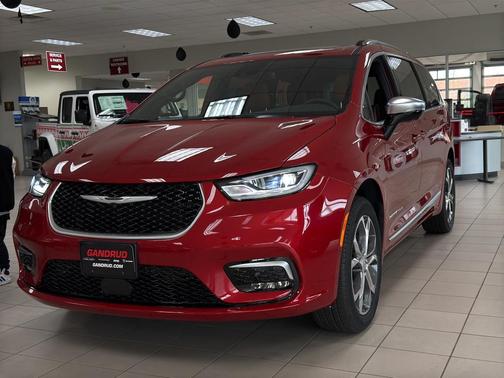 2026 Chrysler Pacifica Pinnacle