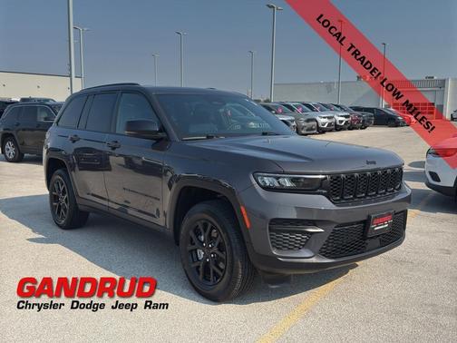 2025 Jeep Grand Cherokee Laredo