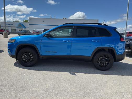 2023 Jeep Cherokee Altitude Lux