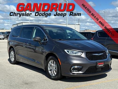 2023 Chrysler Pacifica Touring-L