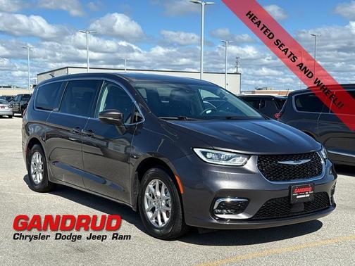 2023 Chrysler Pacifica Touring-L