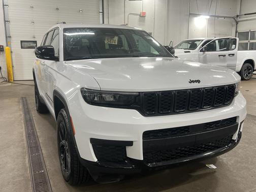 2024 Jeep Grand Cherokee L Laredo