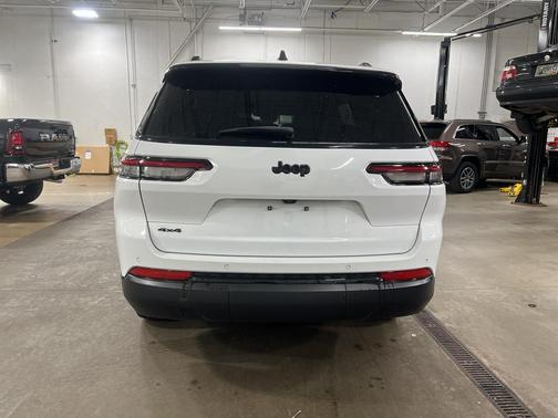 2024 Jeep Grand Cherokee L Laredo