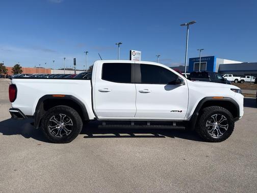 2023 GMC Canyon AT4