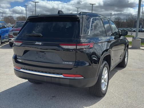 2023 Jeep Grand Cherokee Laredo
