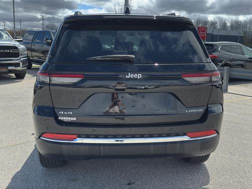 2023 Jeep Grand Cherokee Laredo
