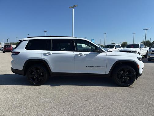 2023 Jeep Grand Cherokee L Laredo