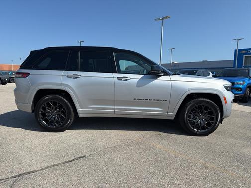2025 Jeep Grand Cherokee Summit