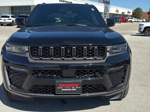 Diamond Black 2026 Jeep Grand Cherokee Limited