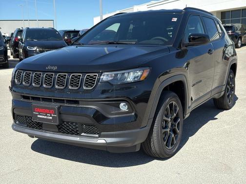 Diamond Black 2026 Jeep Compass Latitude
