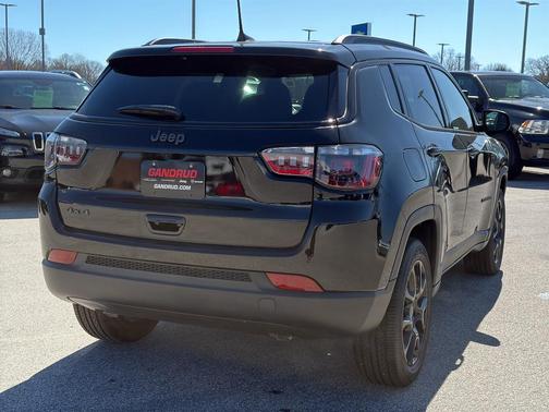 Diamond Black 2026 Jeep Compass Latitude