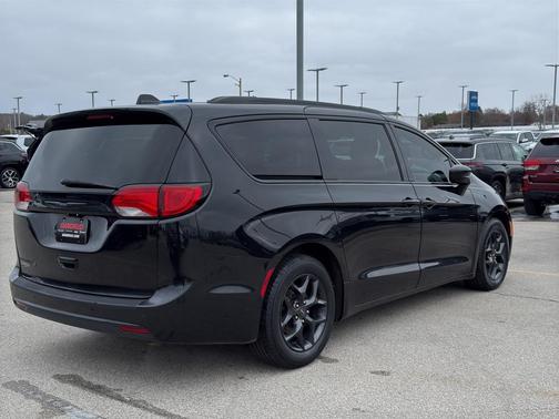 2019 Chrysler Pacifica Touring-L Plus