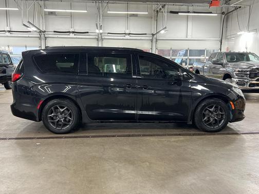 2019 Chrysler Pacifica Touring-L Plus