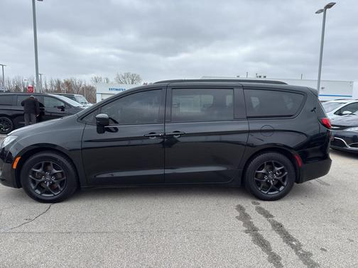 2019 Chrysler Pacifica Touring-L Plus