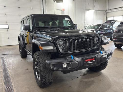 Black Clearcoat 2025 Jeep Wrangler 4xe Rubicon