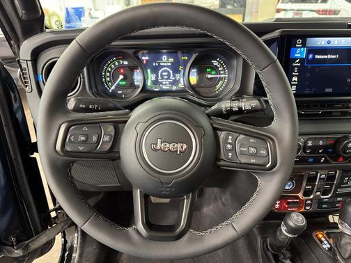 Black Clearcoat 2025 Jeep Wrangler 4xe Rubicon