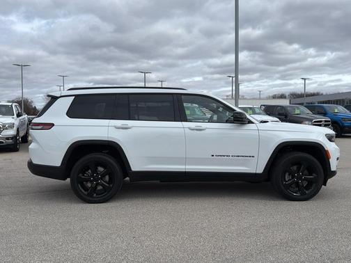 2023 Jeep Grand Cherokee L Laredo