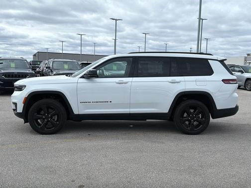 2023 Jeep Grand Cherokee L Laredo