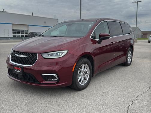 2023 Chrysler Pacifica Touring-L