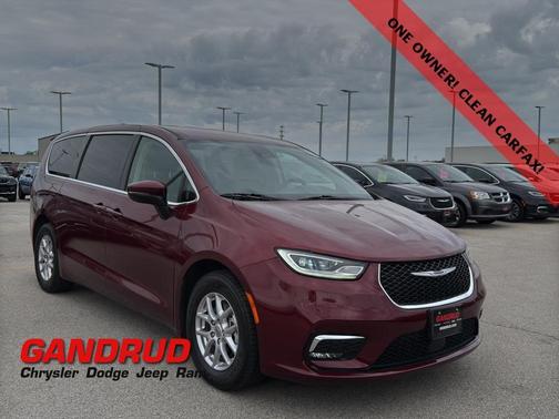 2023 Chrysler Pacifica Touring-L