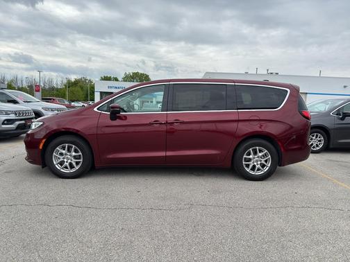 2023 Chrysler Pacifica Touring-L