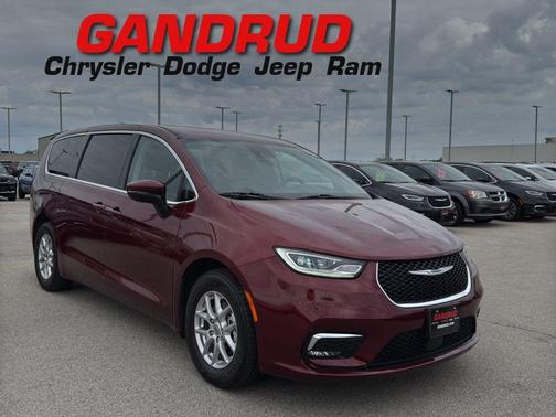 2023 Chrysler Pacifica Touring-L